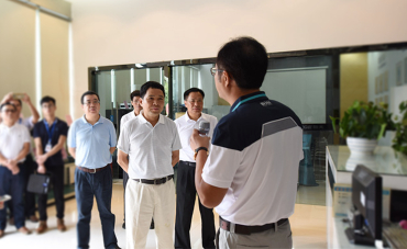 広東省国土資源局長のChenGuangrongは、研究活動のためにLargePowerに来ました。